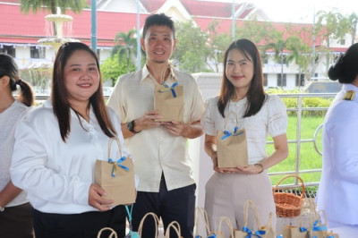 ร่วมพิธีสวดพระพุทธมนต์และทำบุญตักบาตรถวายพระราชกุศล ... พารามิเตอร์รูปภาพ 1