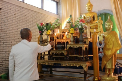 ผู้ว่าพาตักบาตร สืบสานพระพุทธศาสนา รักษาศิล 5 พารามิเตอร์รูปภาพ 1