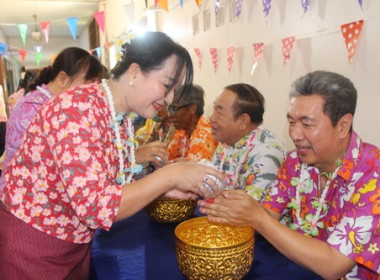 สหกรณ์จังหวัดตราด จัดกิจกรรมรดน้ำดำหัว ผู้อาวุโส ... พารามิเตอร์รูปภาพ 2